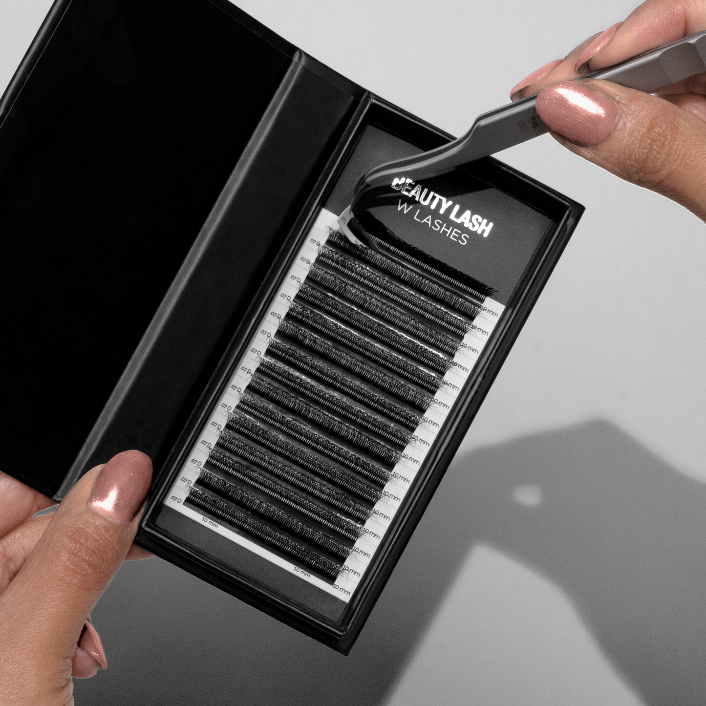 W Lashes