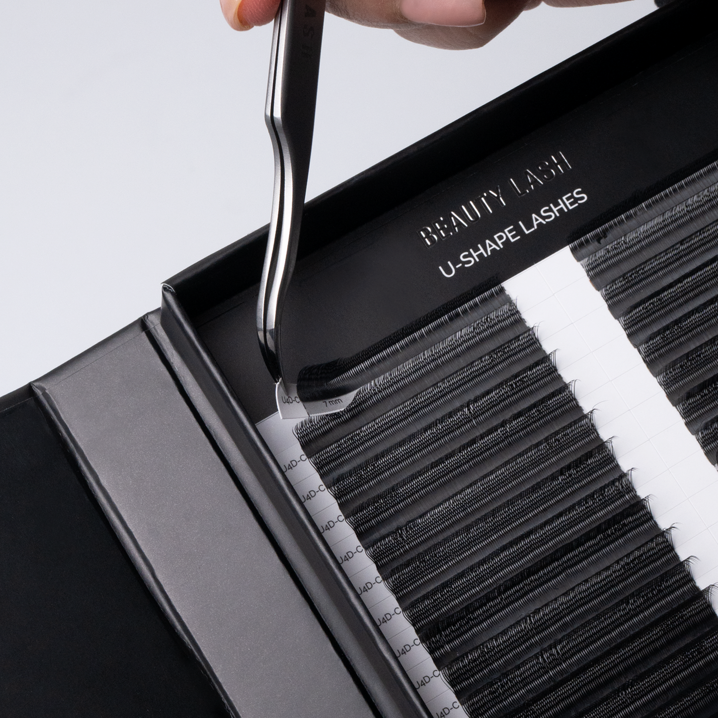 Mixed U-Shape Lashes (36 rows)